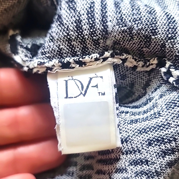 DVF sz S skirt. - Picture 4 of 5